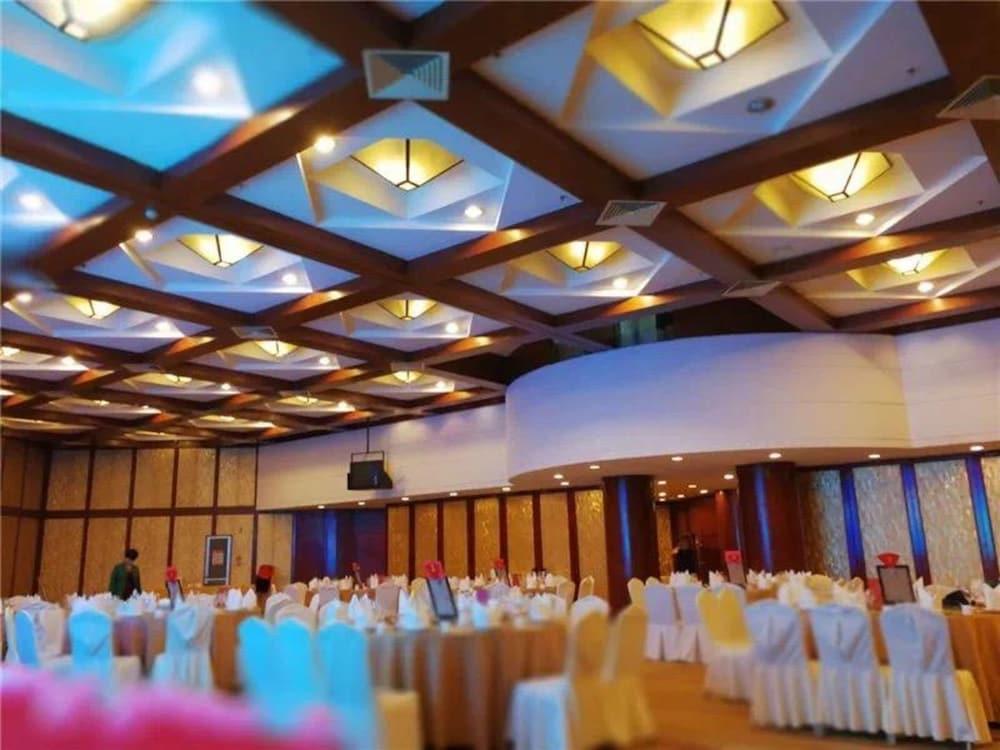 Huiquan Dynasty Hotel Циндао Экстерьер фото